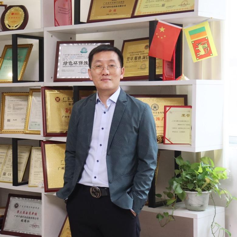 千睿灯光张总