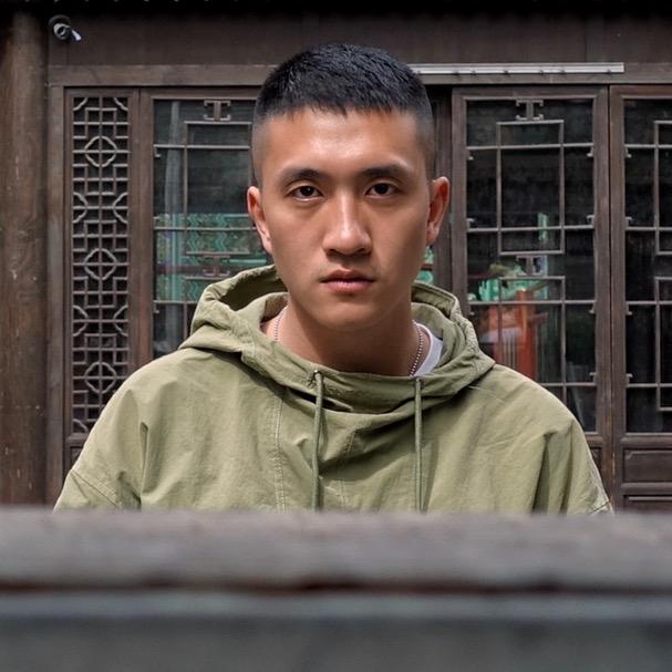 阿杰话不多