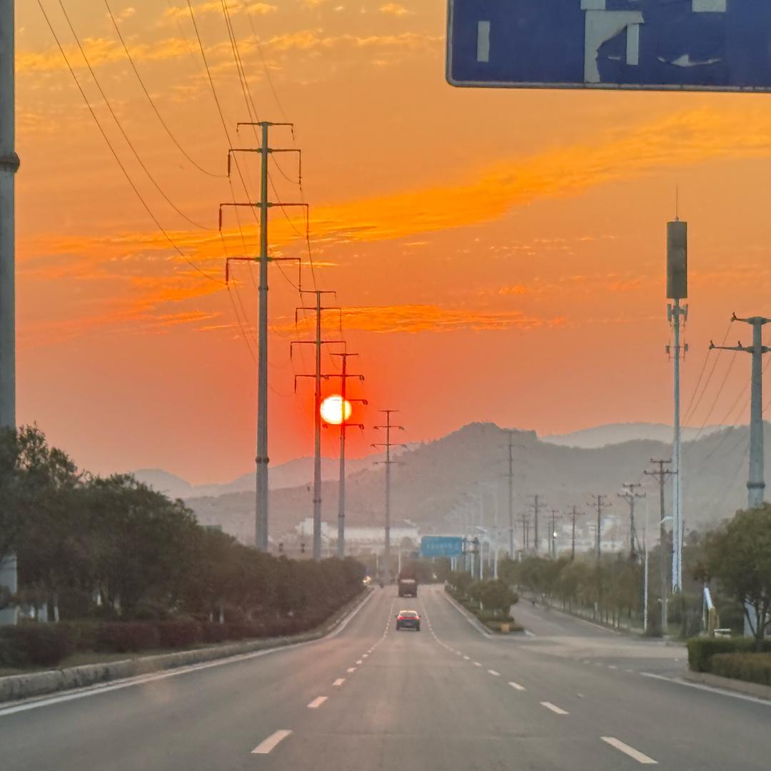 夜风与孤灯