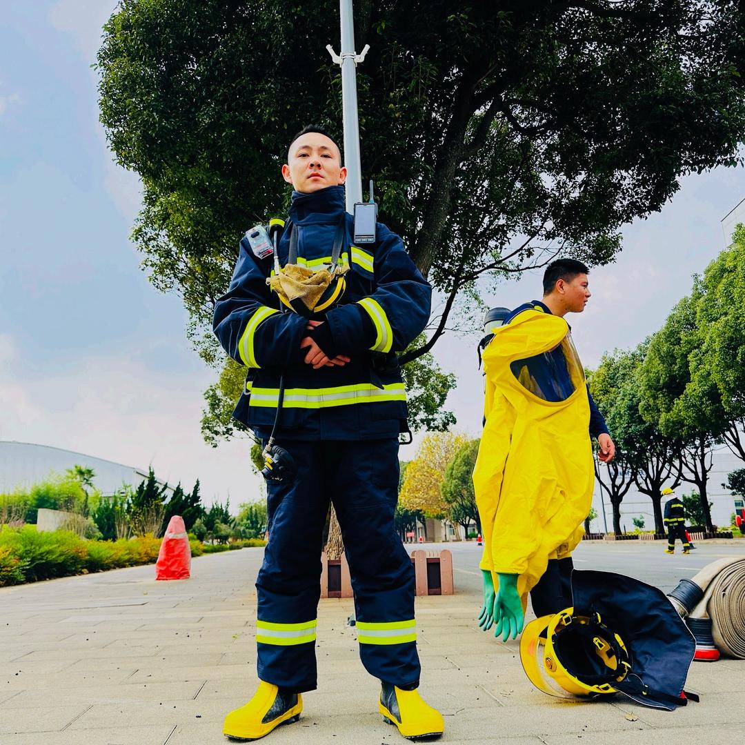 李莫烦🚒
