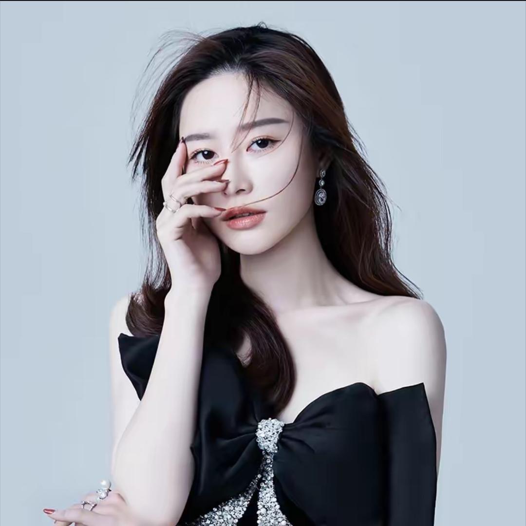 邱莹莹精致穿搭