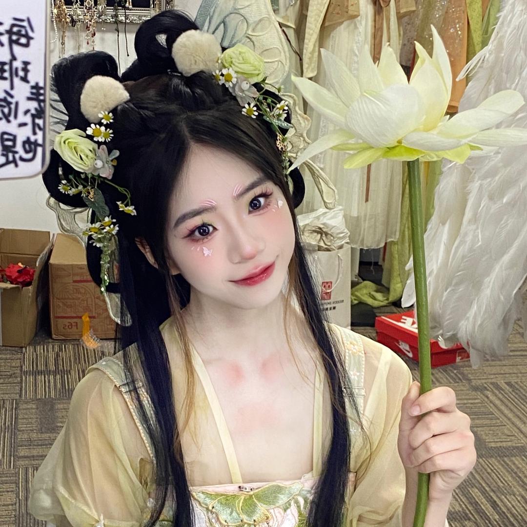 西安化妆师果果（看背景）