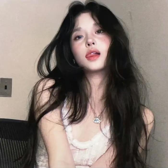 一口三个小孩👧