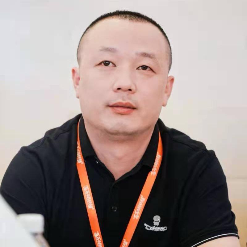 新泰时代健身-阿龙
