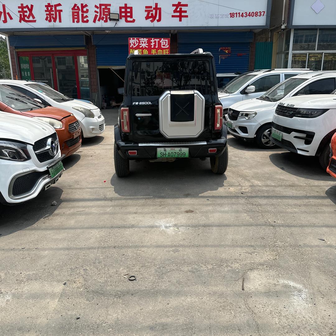 贤官镇：官宜村二手新能源车市场