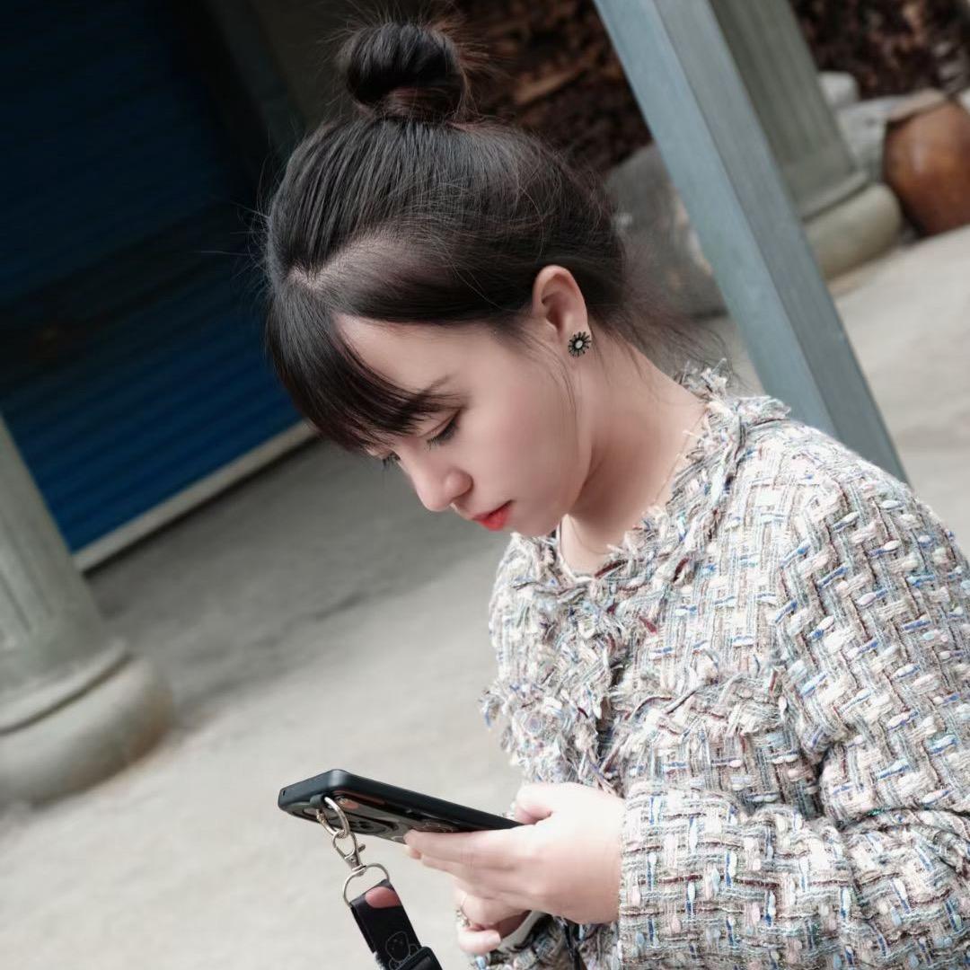 俊妈妈和他的俏孩儿