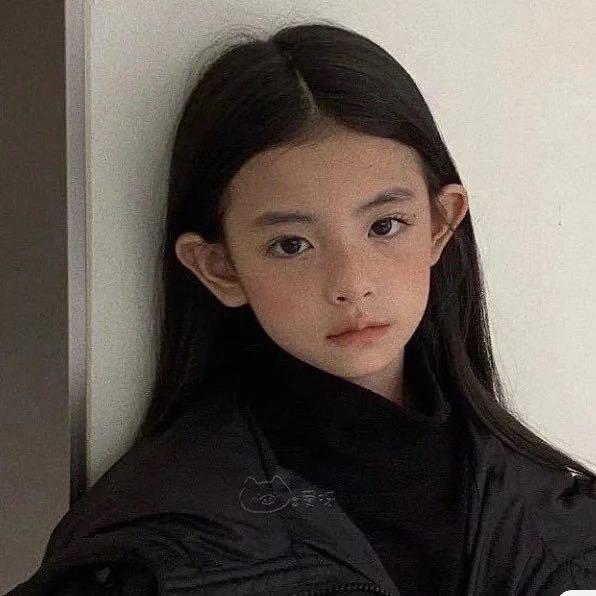 一口一个奥利奥