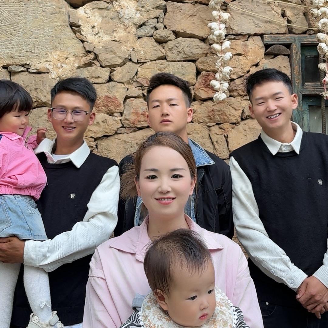 相亲相爱一家人.