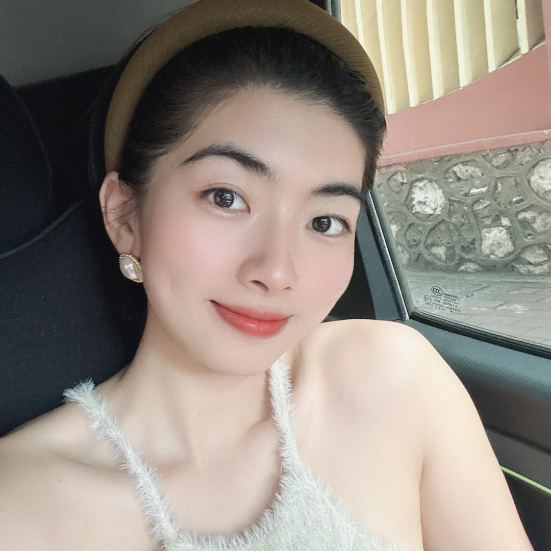 小酒窝红颜