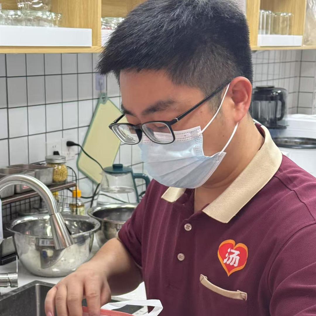 郑暖心滋补炖汤