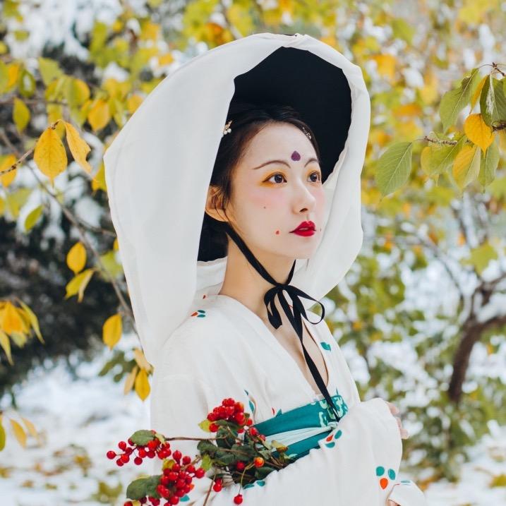 张小花-宇莹