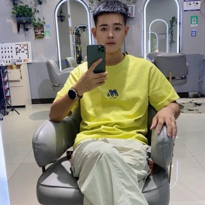 努力生活的小鱼