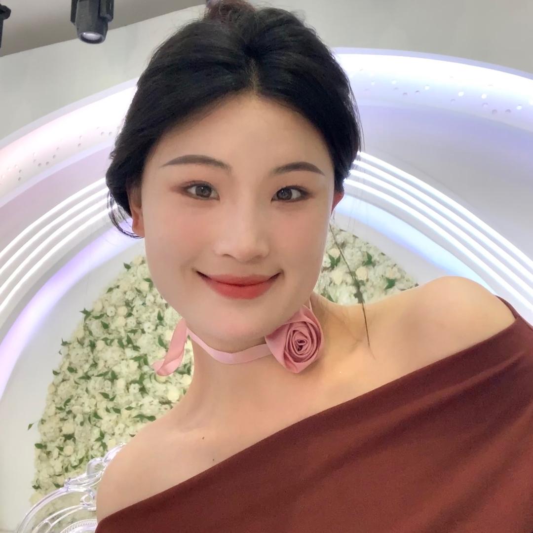 美女想不通ᵃ