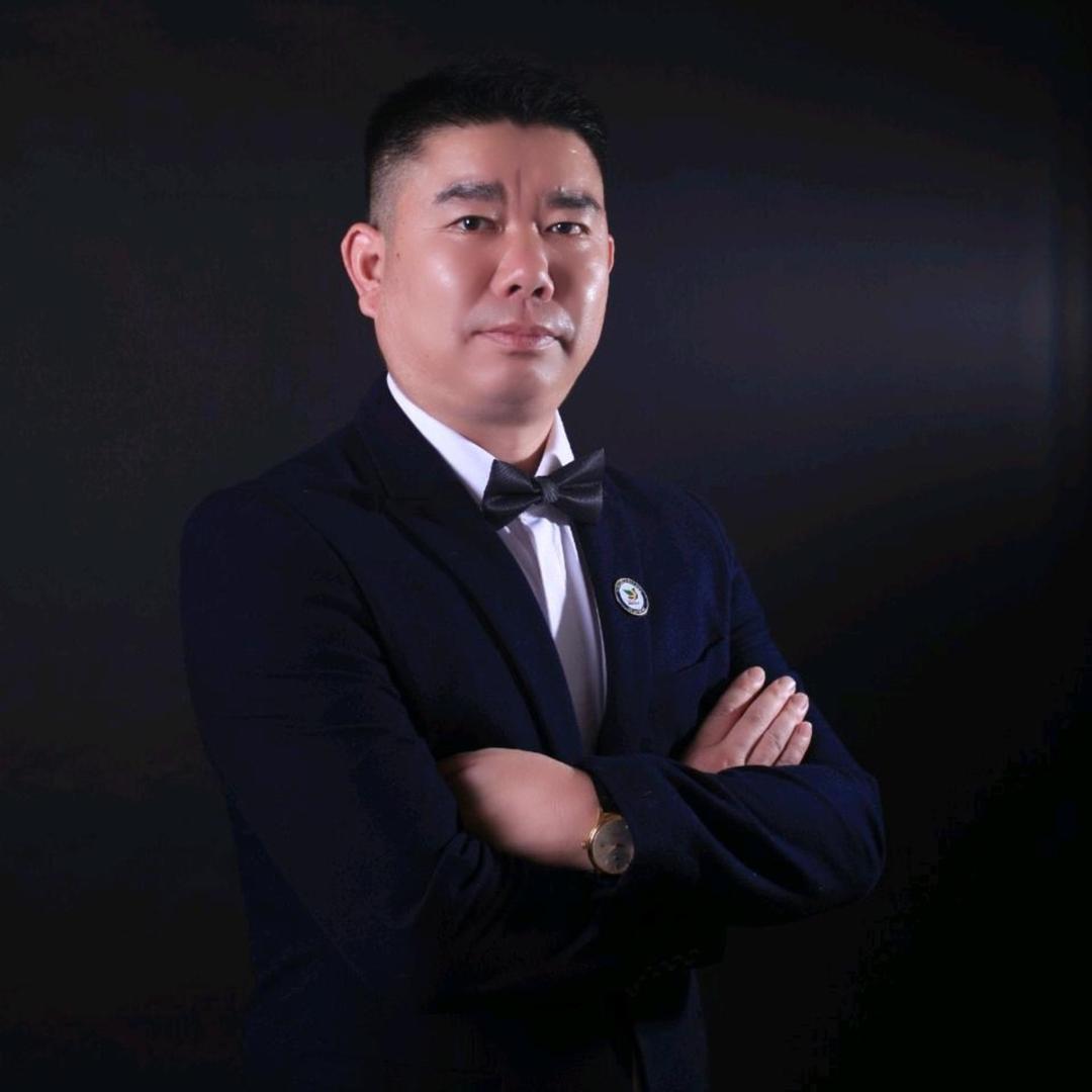 顾⁥有明