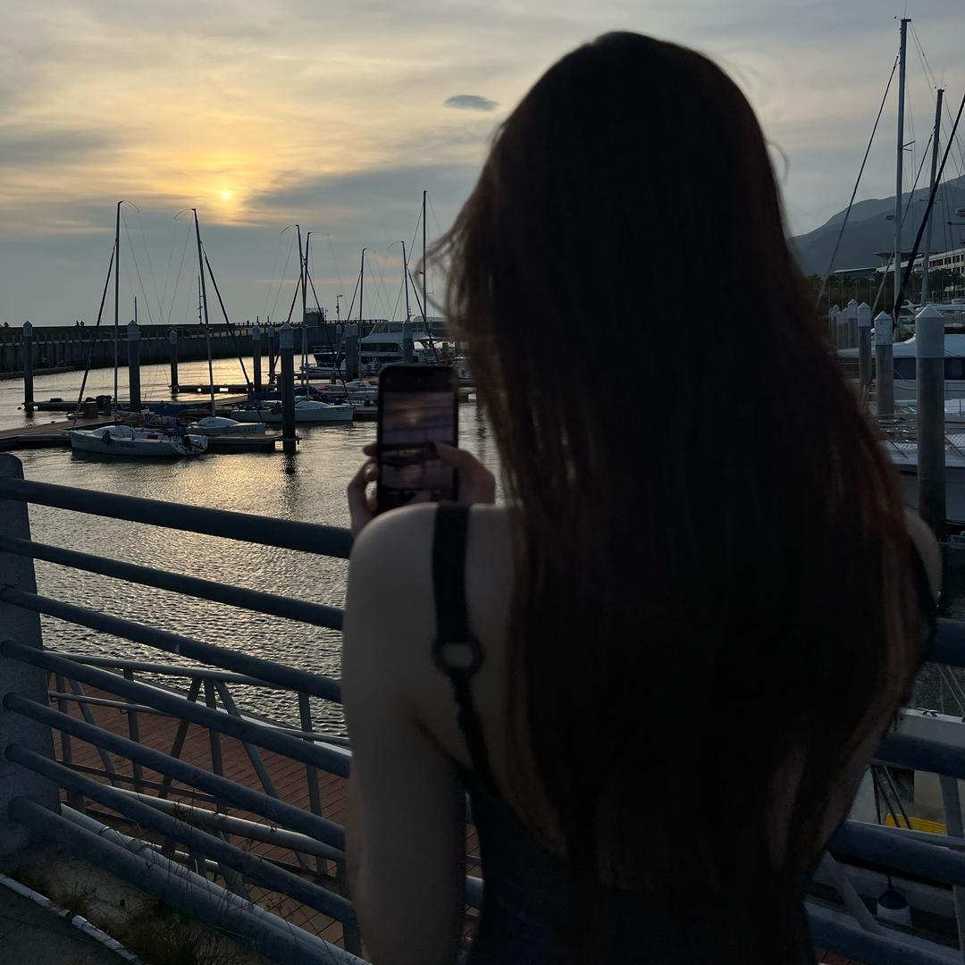 W💫