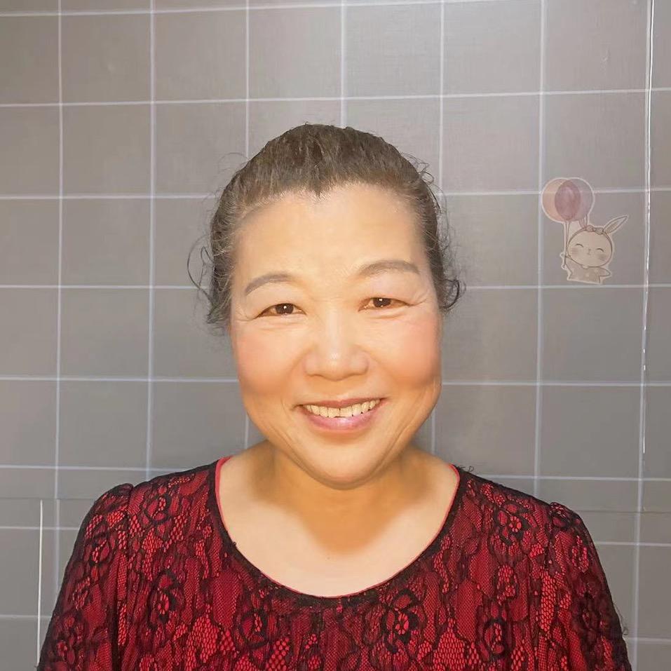李荣制衣