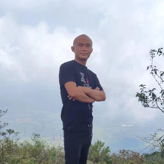 山村小泉