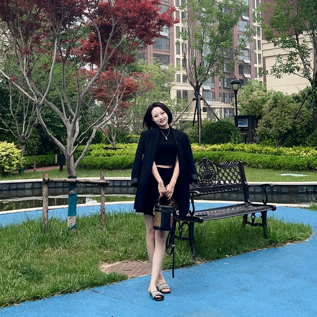 亚之瑄羽绒服工厂店