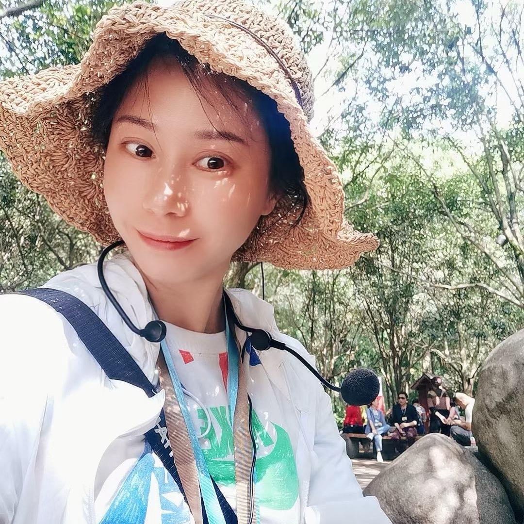 峨眉山导游童燕