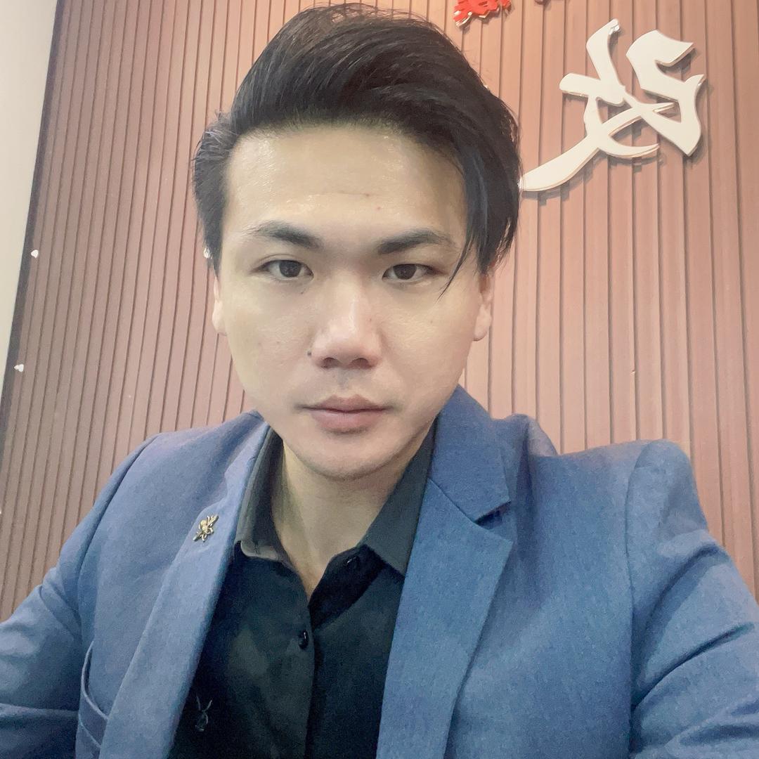 卡的伦汽车轻改