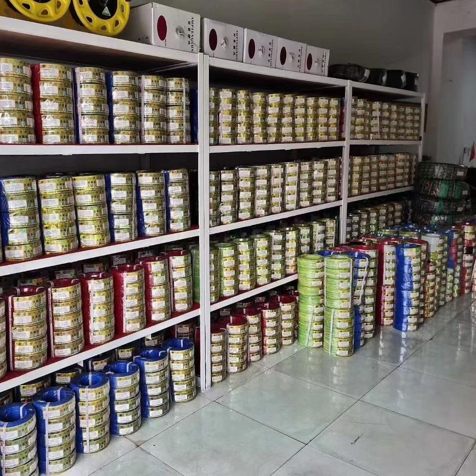 平平淡淡小青年