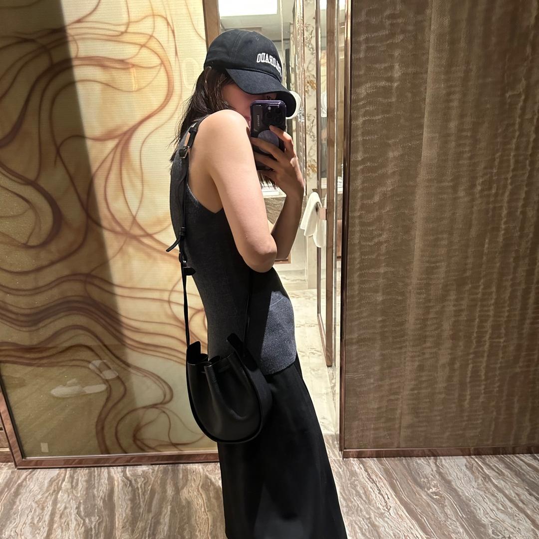 JOSIE CHOW周周四号