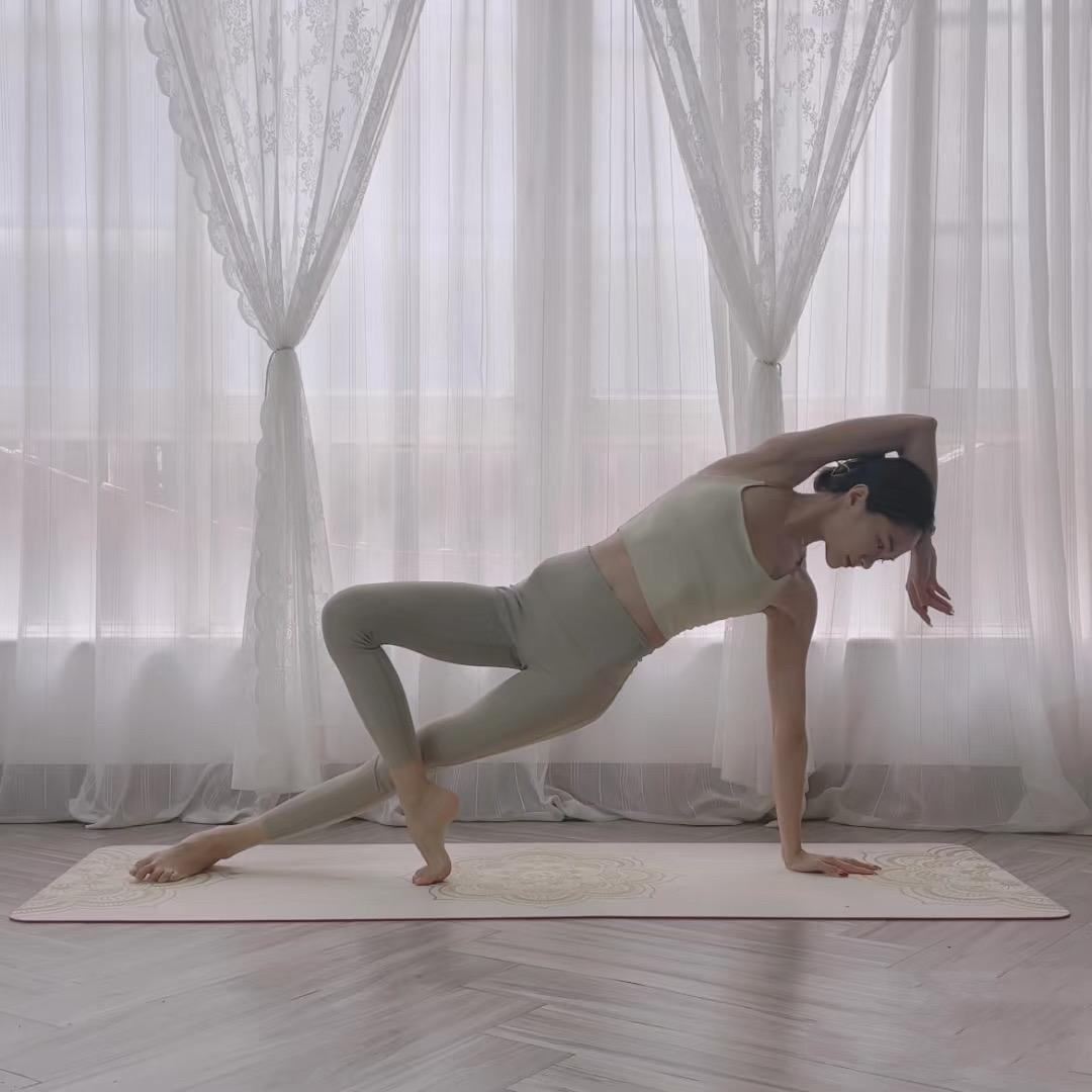 天蓝书桐服饰店