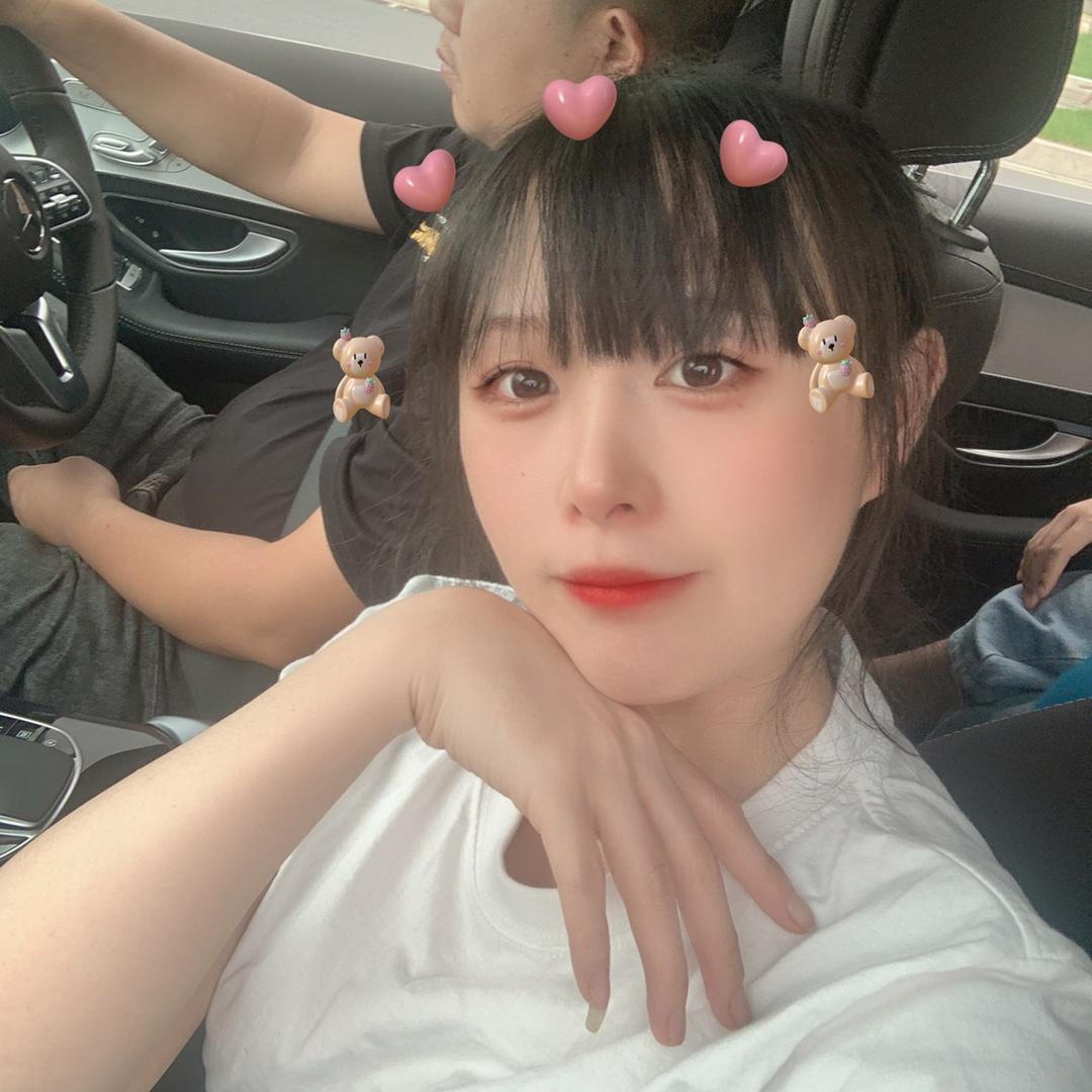 前山张记辣椒炒肉老板娘