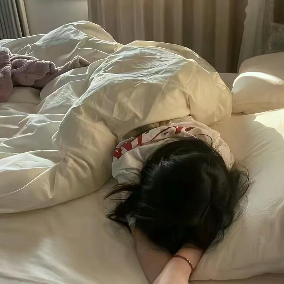 ✘