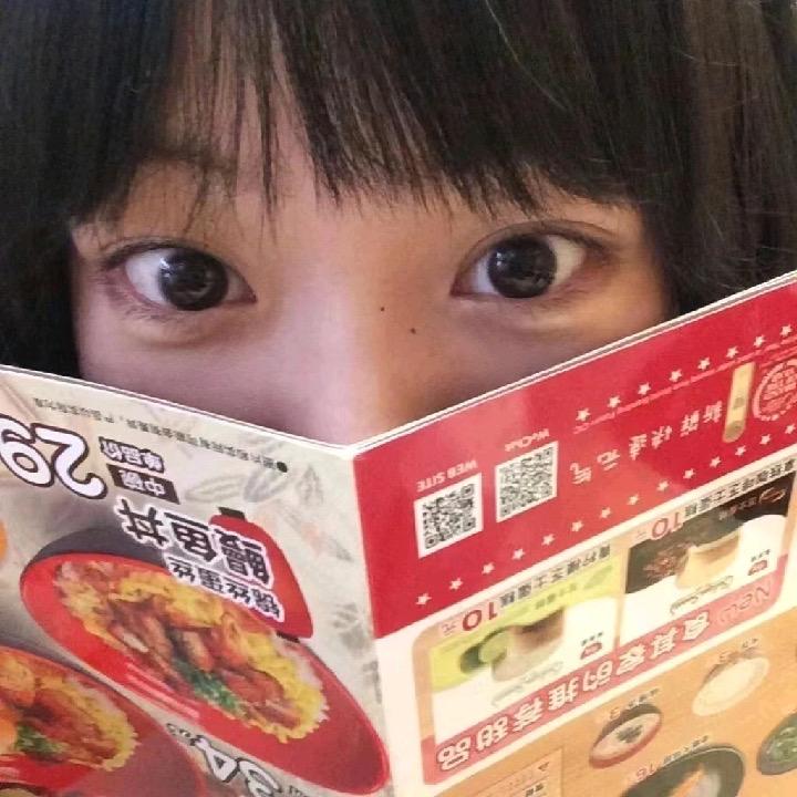 窗外摇晃的树叶🍃