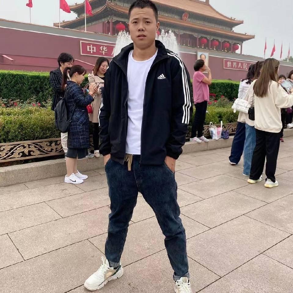 柴小森  二手牵引车 90后