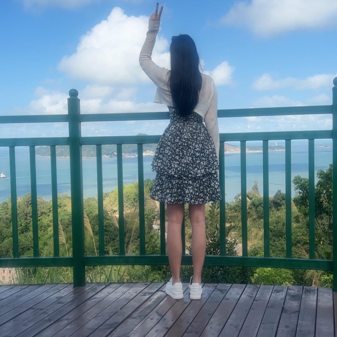 七七