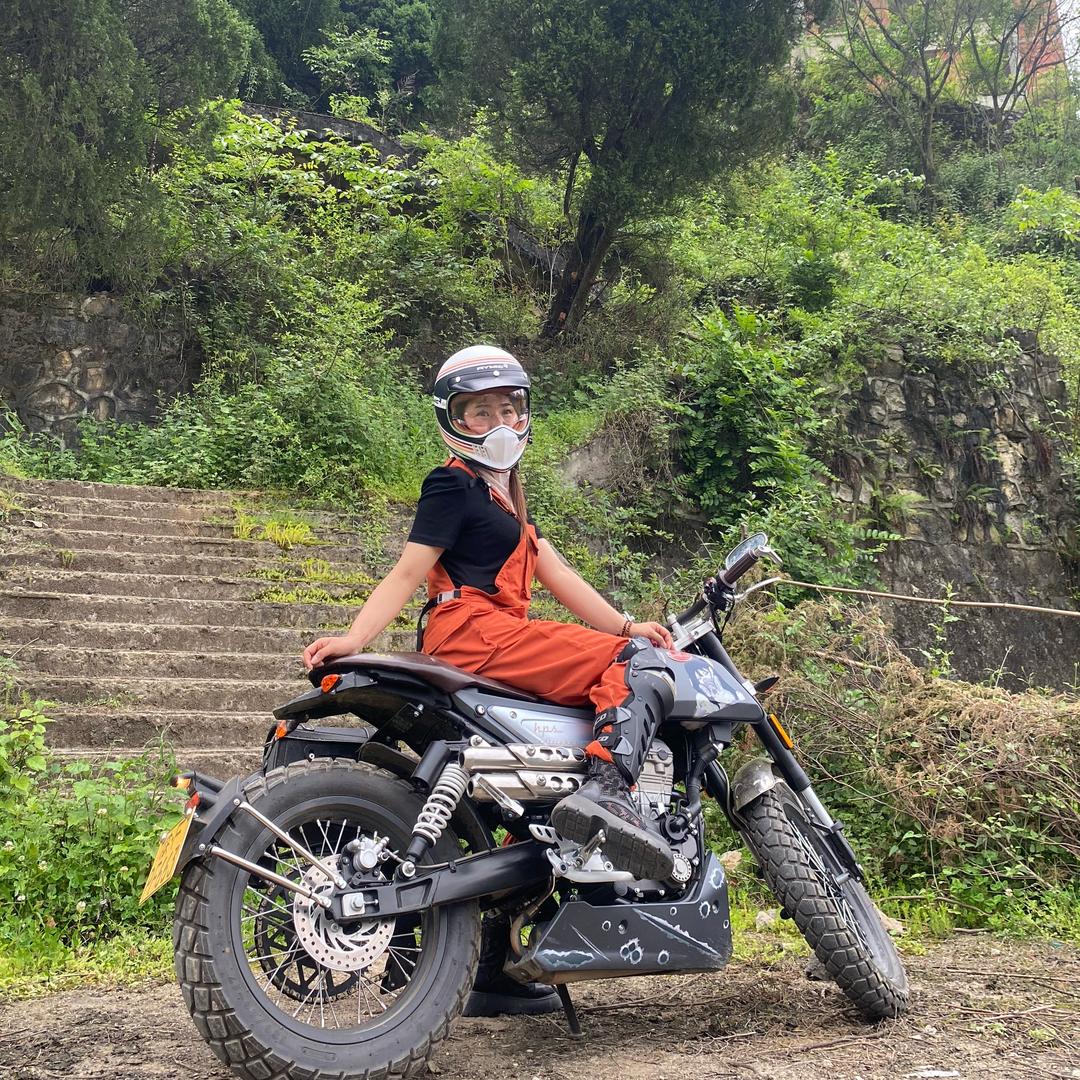 💋菜鸟泥巴佬 Scramble🏍 雯