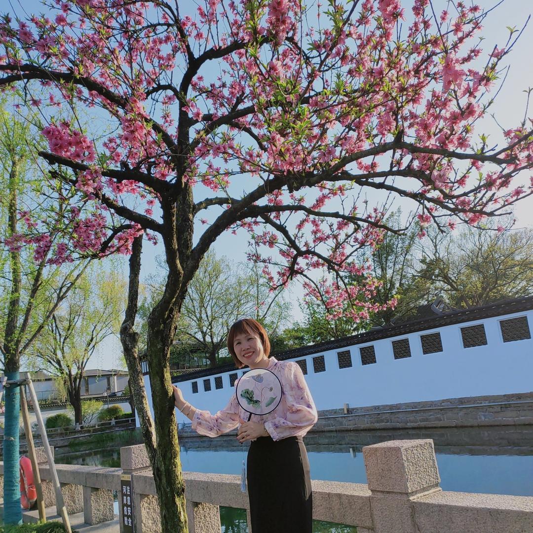 勤劳的小姐姐