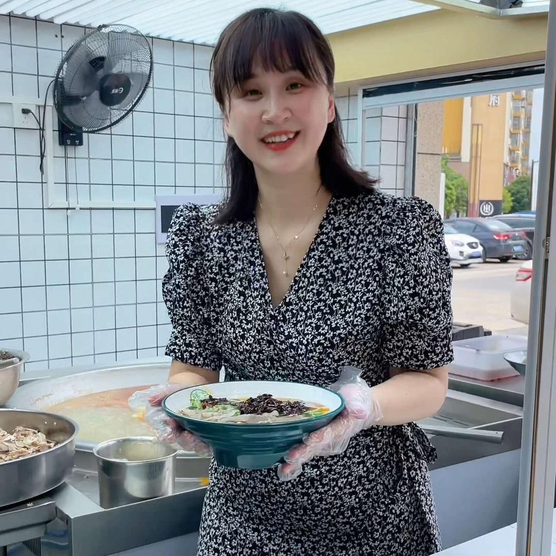 膳姨水城羊肉粉餐饮店