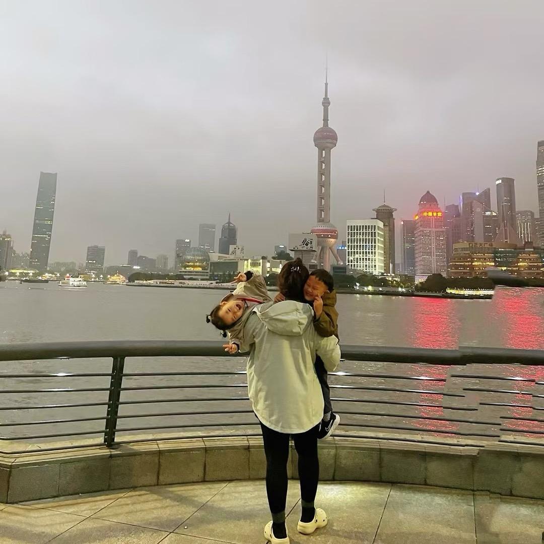 小可乐小七喜龙凤胎宝妈