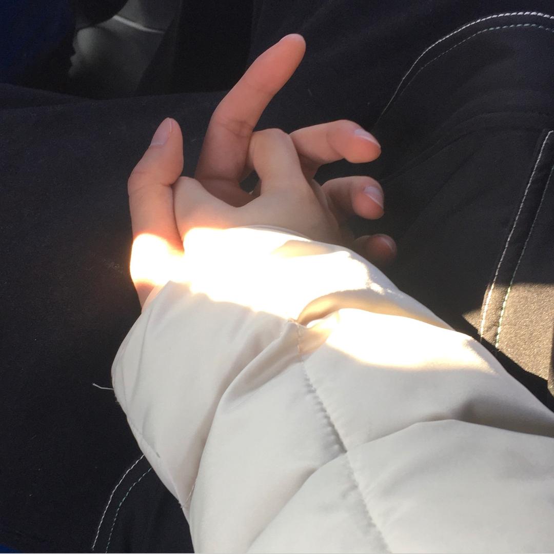 ：）