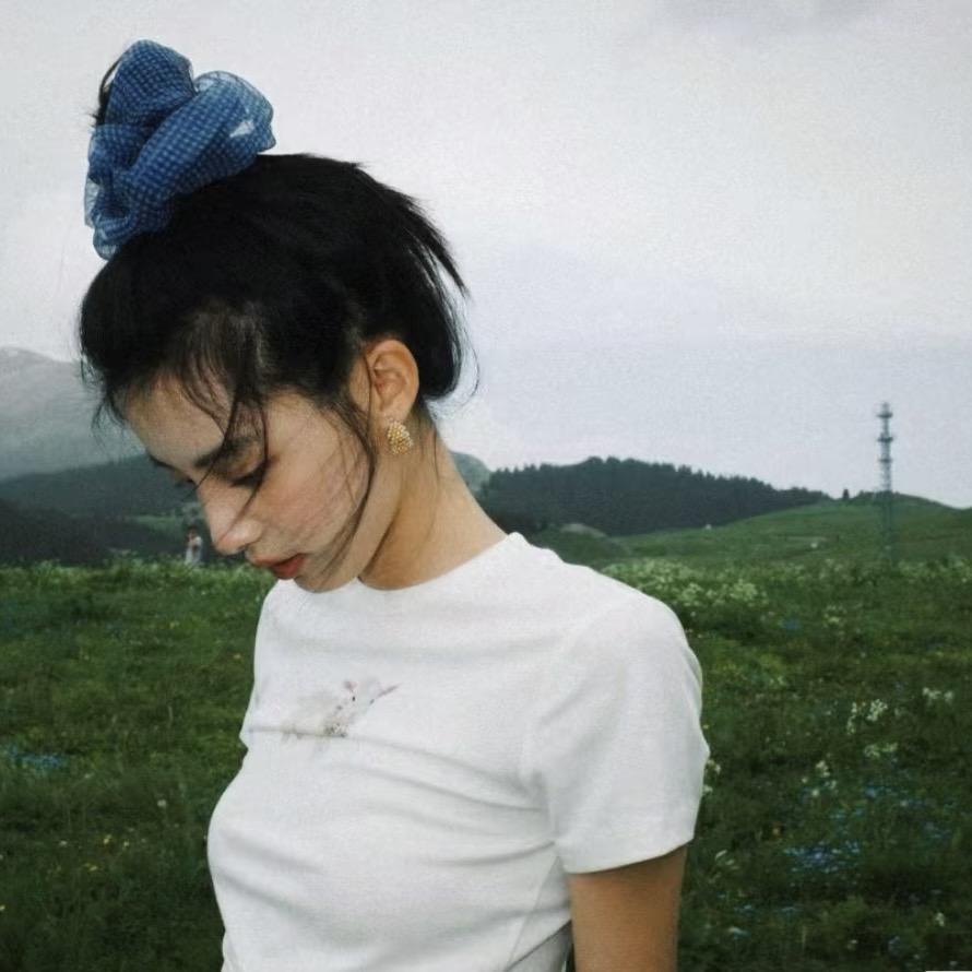 .  🦋  .