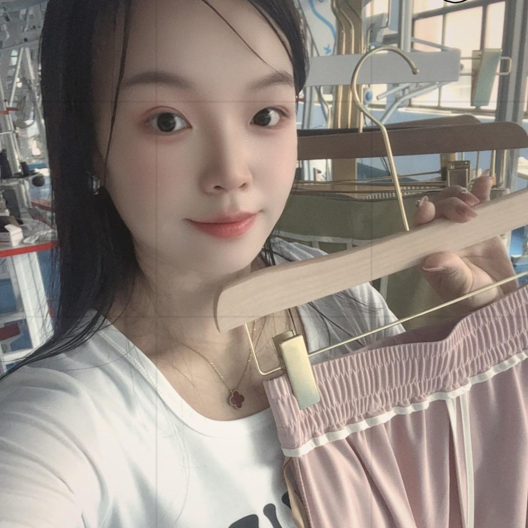 衣之坊服装工厂直销