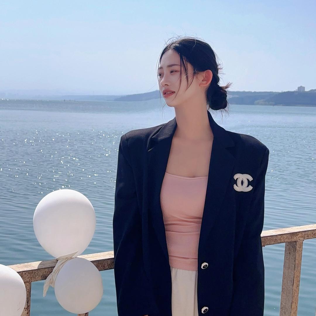 樊妮.