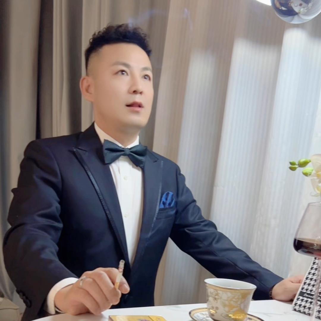 霸道总裁“玉石”