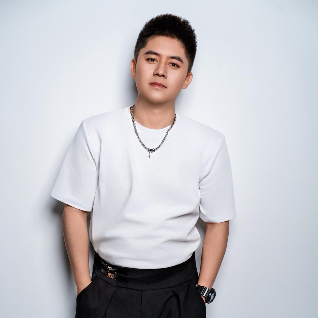 辽宁人艺附中孙强老师