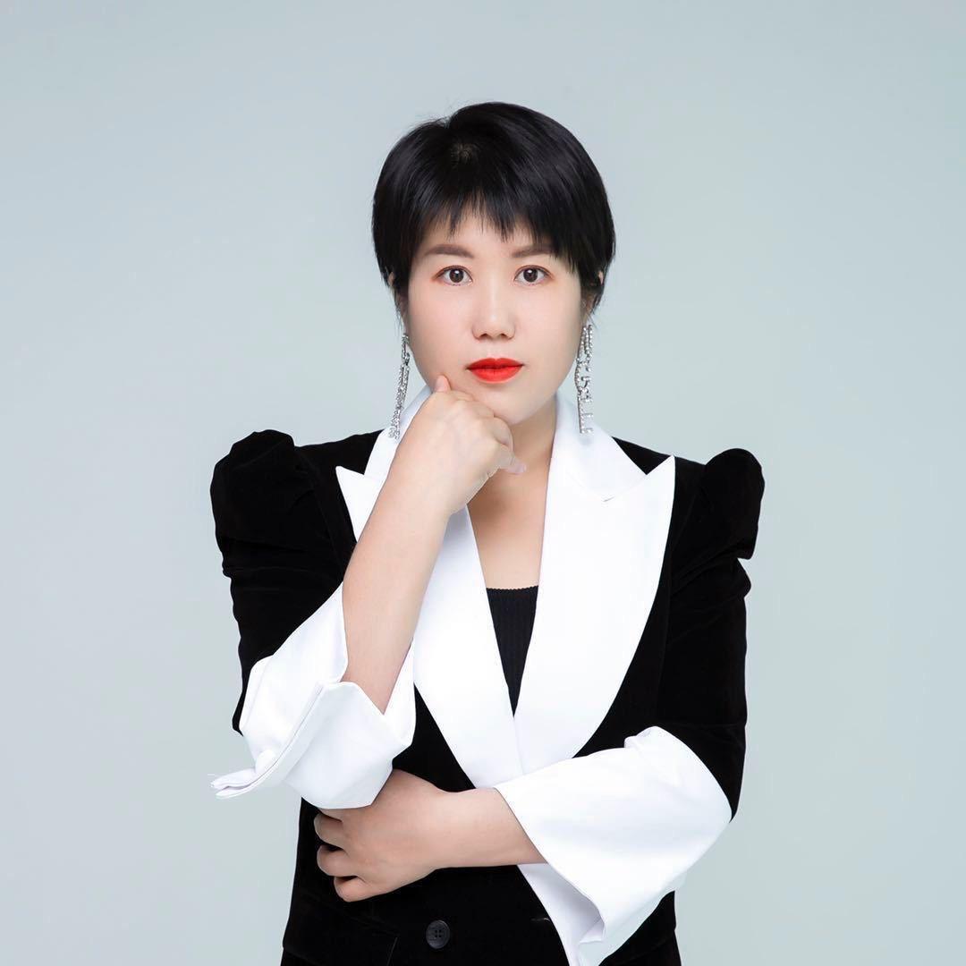 在白银做化妆师的【杨贵妃】