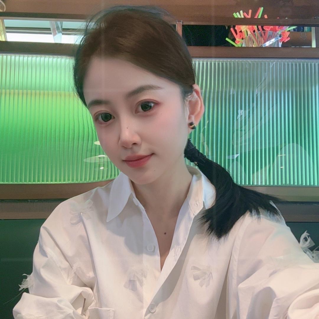 额敏九师三彩女装