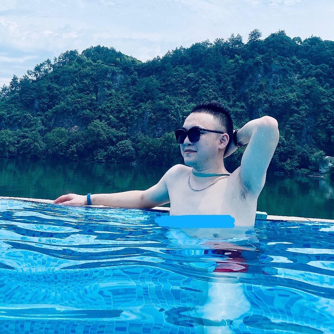 田彪（也叫小雷）