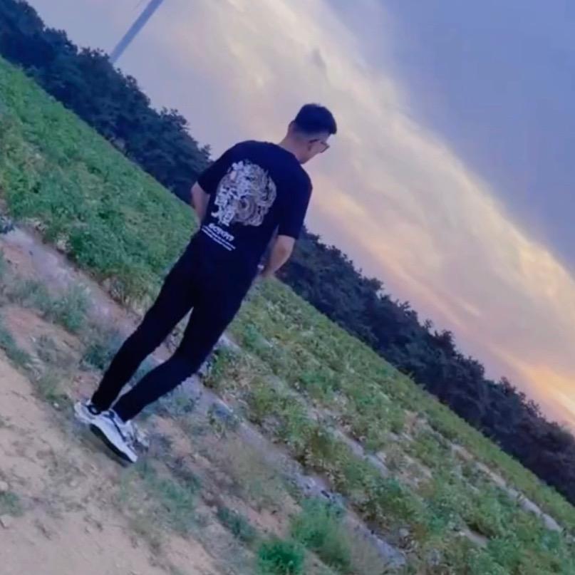 灯光下的影子