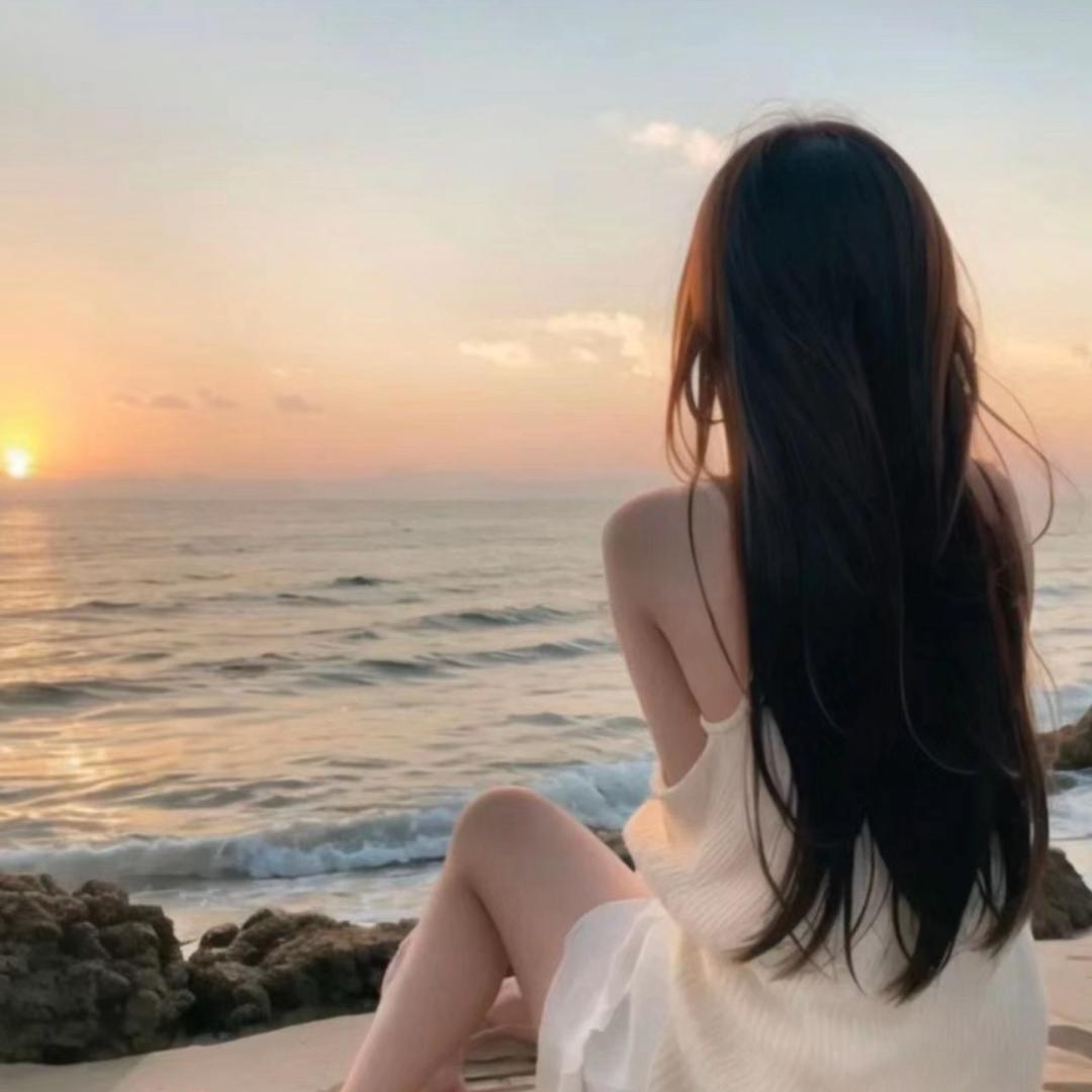 薇薇😘吃不饱～