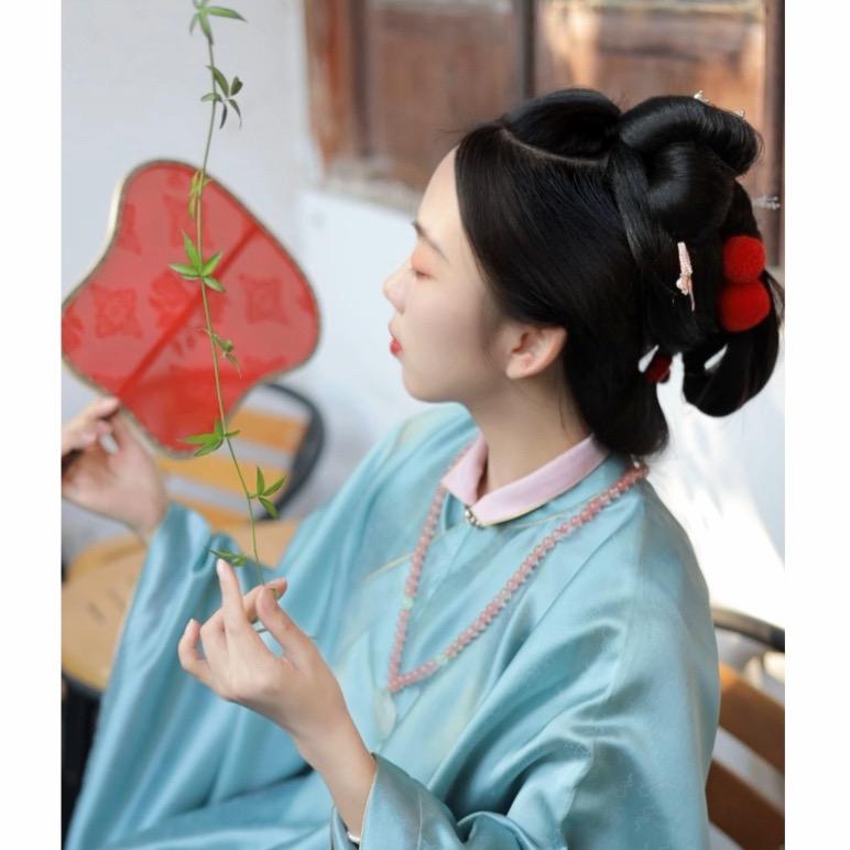 昕昕子衣（汉服博主不开店）