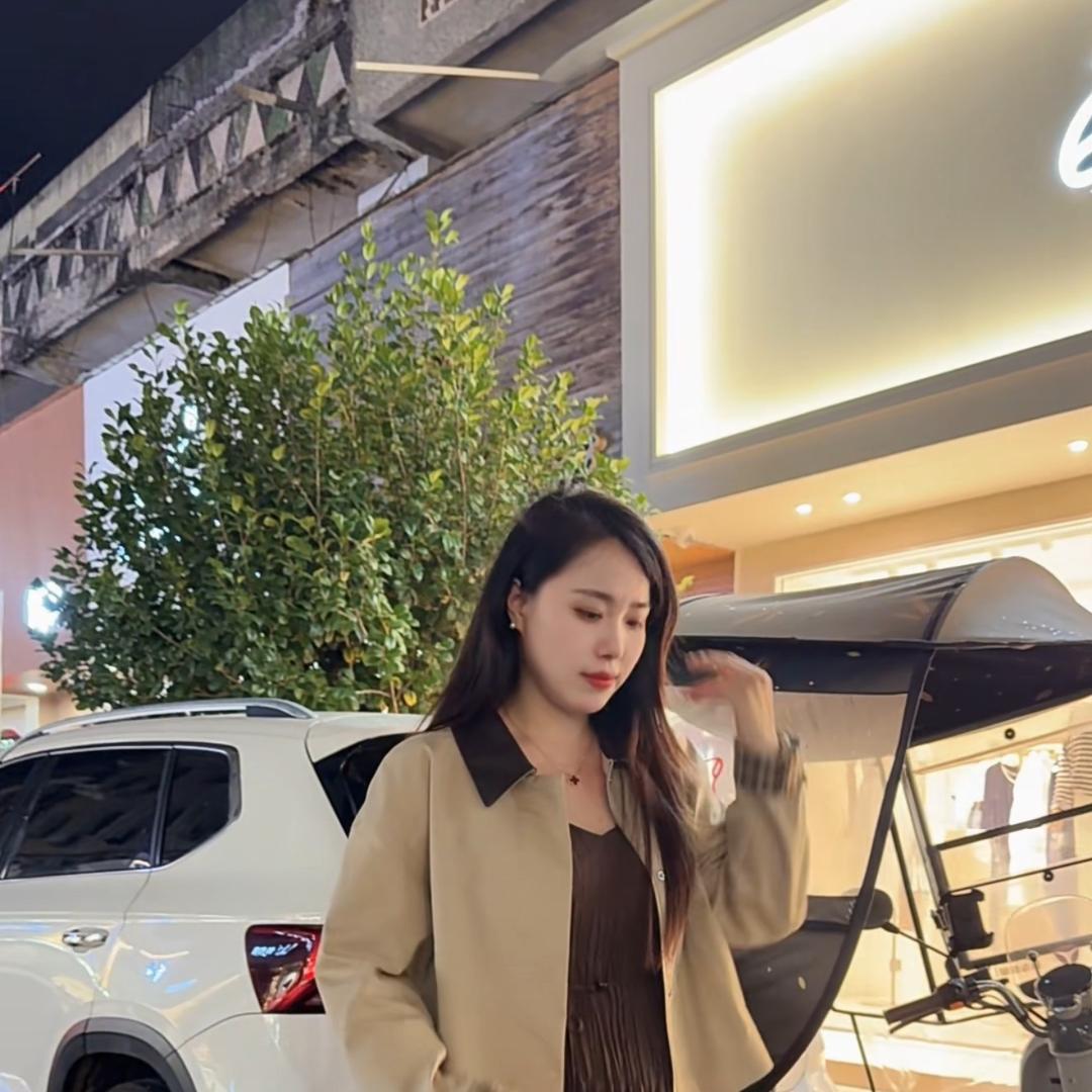 伊龙港形象店
