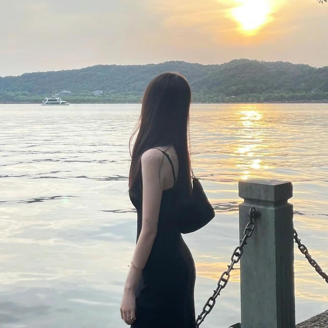 ꧁༻朱诗琪༻꧂🐳